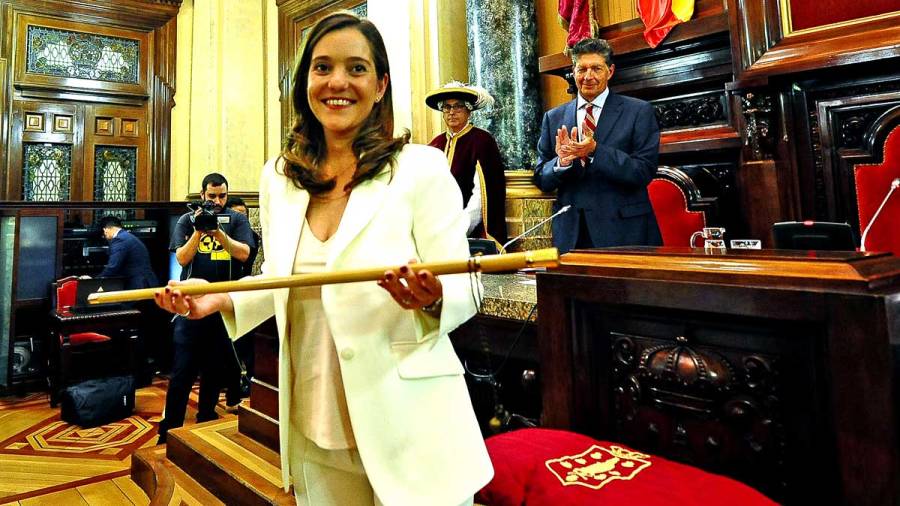 Inés Rey, investida regidora de A Coruña, promete ser la alcaldesa de todos y todas con humildad
