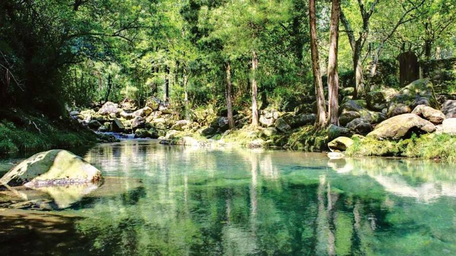 PISCINAS NATURAIS. Piscinas naturais do río Pedras, un dos principais encantos da Pobra. Foto: M.B.A.