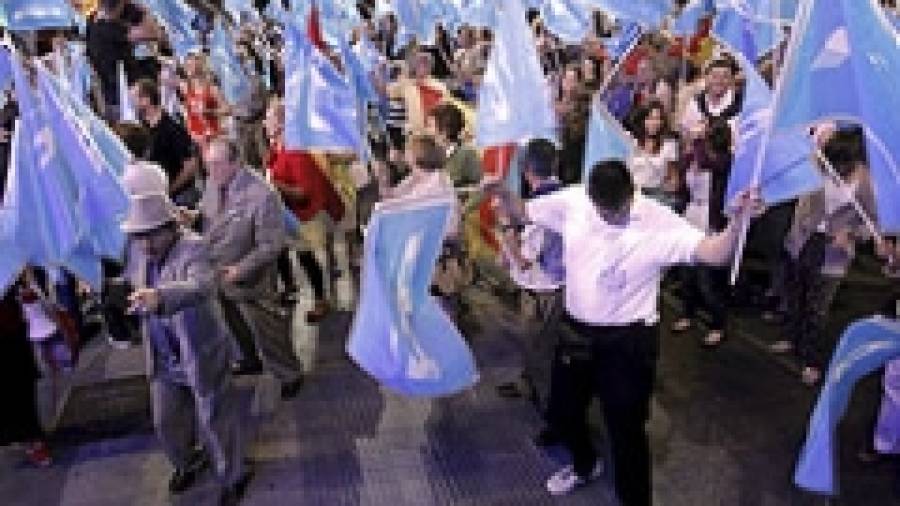 El Partido Popular logra mayorías absolutas históricas en Santiago, A Coruña y Ferrol