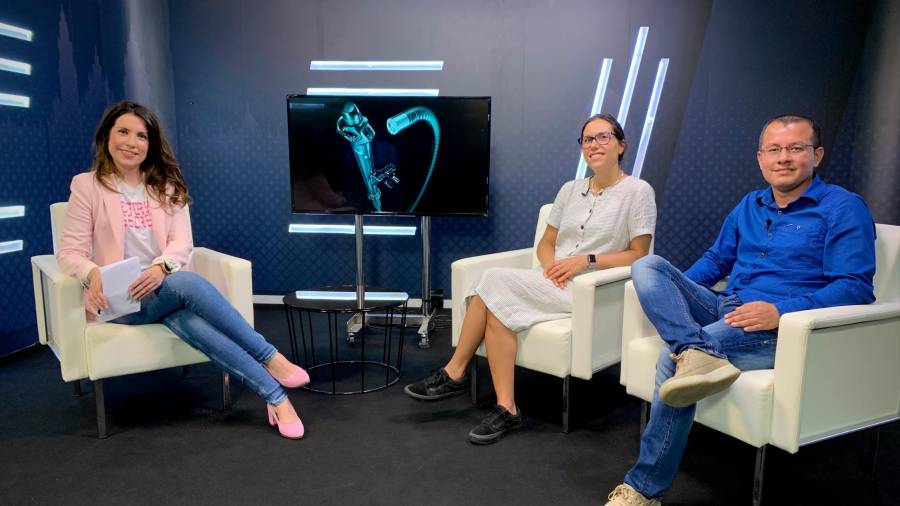 Correo tv. Lucía Osorio, centro, con Damián Villegas en el plató de ‘Falando de saúde’, con la presentadora, que firma la entrevista. Foto: J. Rosende