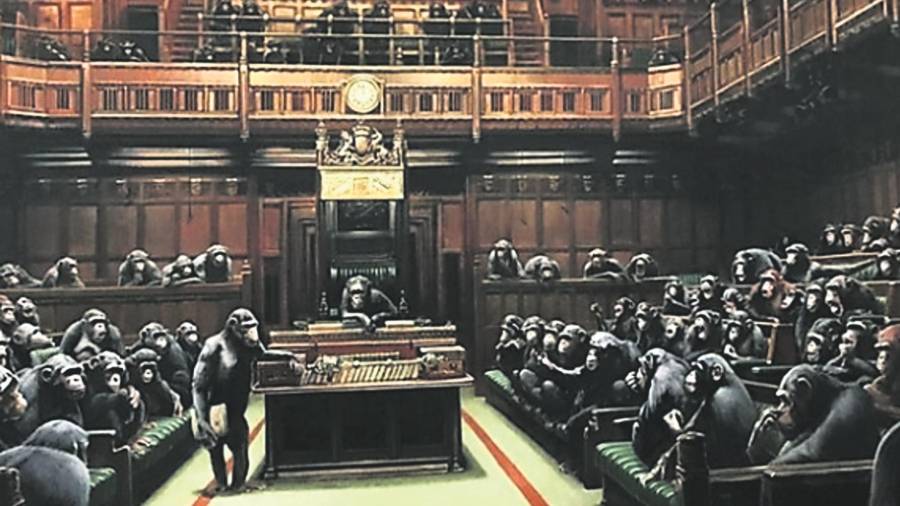 ‘Devolved Parliament”, la obra de primates sentados en el Parlamento británico.