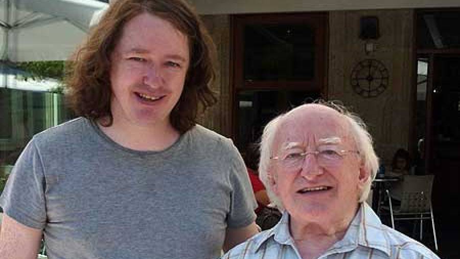 Michael D. Higgins encandila a O Son y desborda humildad