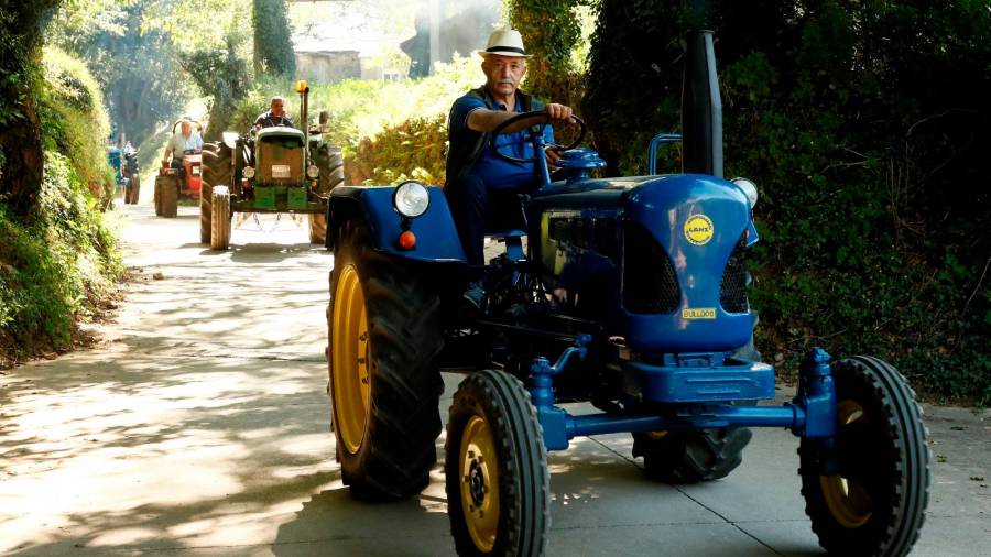 los tractores haciendo el Camino de Santiago. Foto: Efe