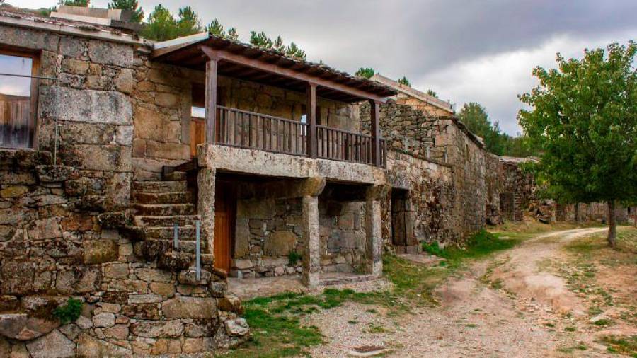 Aventuras y hechizo por las aldeas abandonadas en Galicia