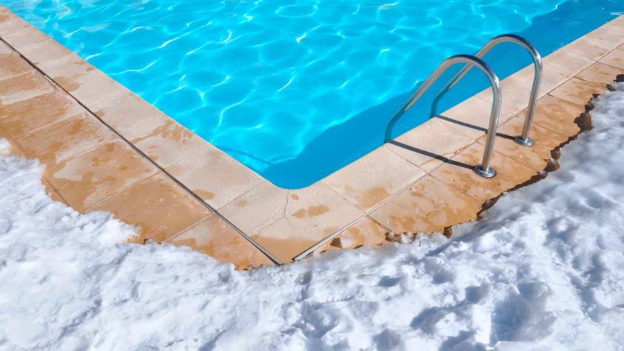 Invernaje de la piscina: cómo hacer el mantenimiento de la piscina en invierno