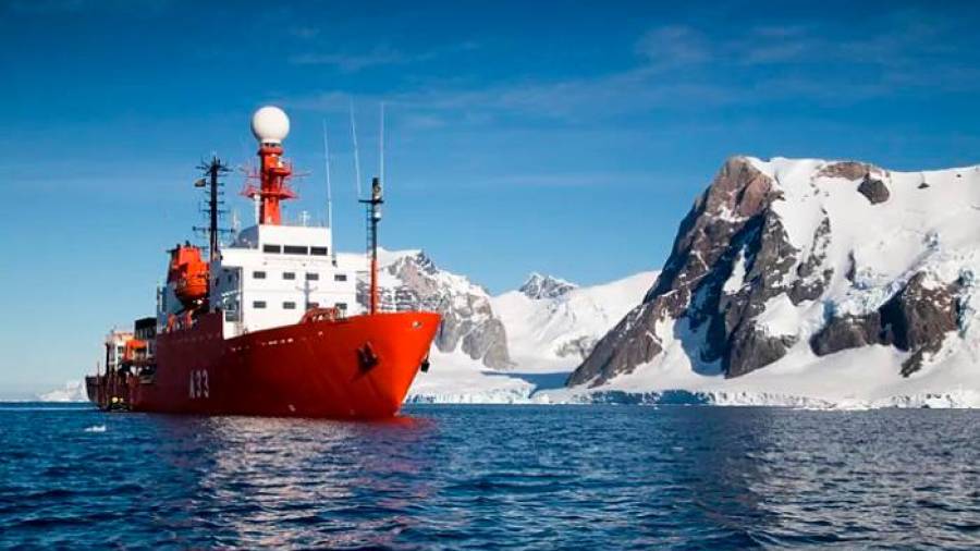 la travesía. El buque ‘Hespérides’ de la Armada Española llegando a la Antártida. Foto: Comité Polar Español