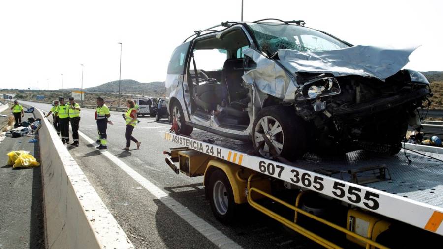 Tres fallecidos y tres heridos en un accidente múltiple en Alicante