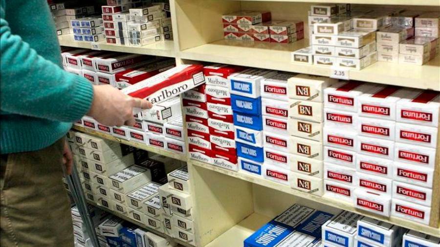 Las ventas de cigarrillos caen un 15% en agosto afectadas por el parón turístico y el Covid-19