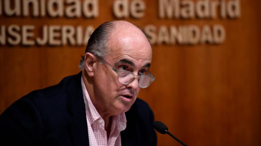 El viceconsejero madrileño de Salud Pública, Antonio Zapatero, en una rueda de prensa Foto: O. Casas