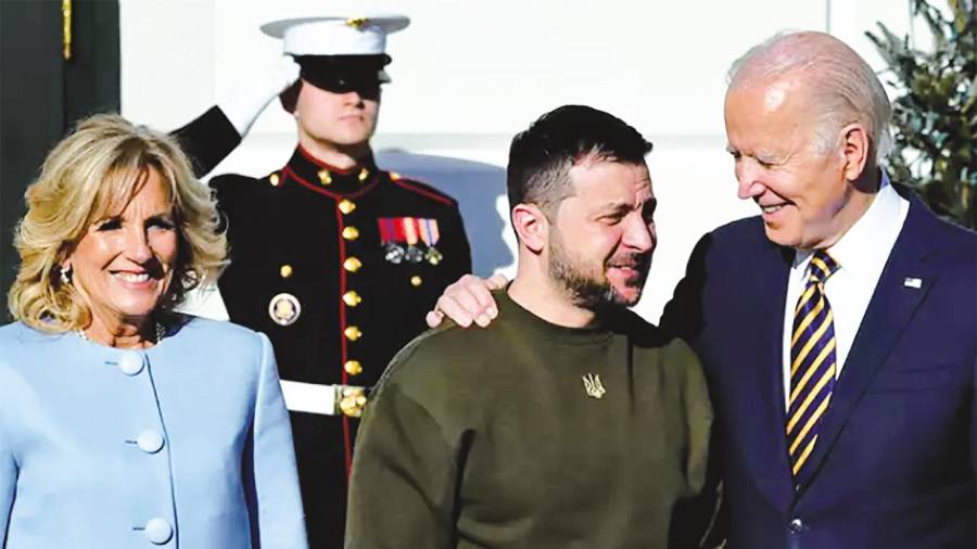 Joe y Jill Biden recibieron ayer al presidente de Ucrania en la Casa Blanca. Foto: DPA
