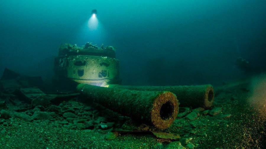 Grandes pistolas. “El HMS Audacious fue un acorazado que impactó en una mina en 1914. Después de volcar, explotó y se hundió”. Explica el fotógrafo. (Autor, René B. Andersen. Fuente, National Geographic)