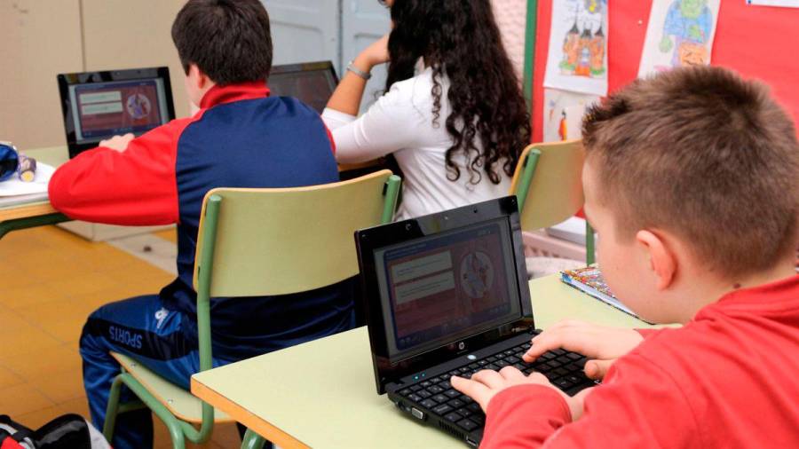 La educación digital se extenderá en dos años a cien mil alumnos gallegos
