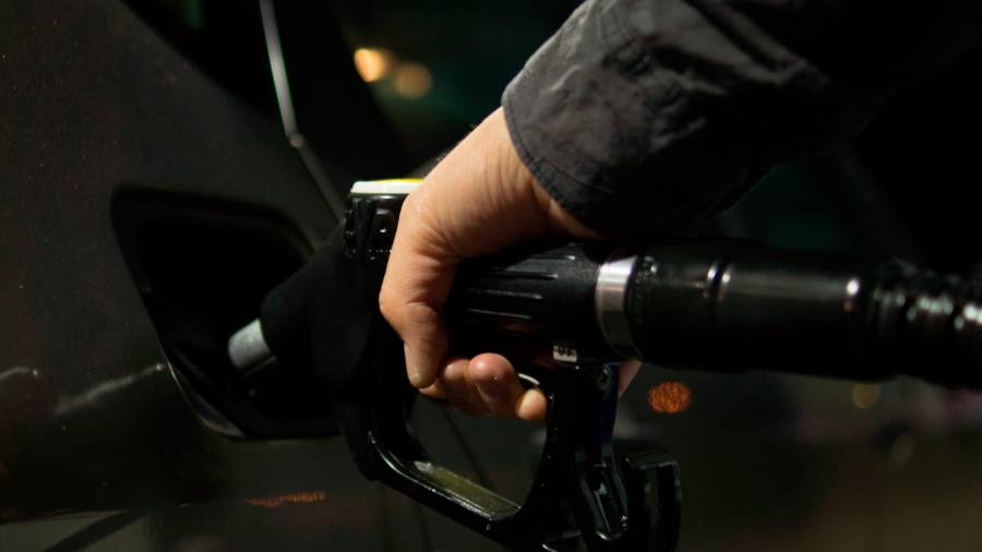 El IPC cae un 0,7% por los carburantes