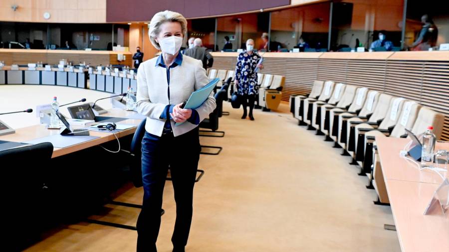 Ursula von der Leyen, presidenta de la CE, tras la reunión celebrada ayer. Foto: Europa Press