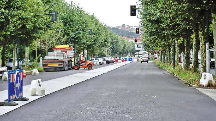 Imagen del estado actual de las obras que se están acometiendo en la Avenida de Lugo. Foto: Fernando Blanco