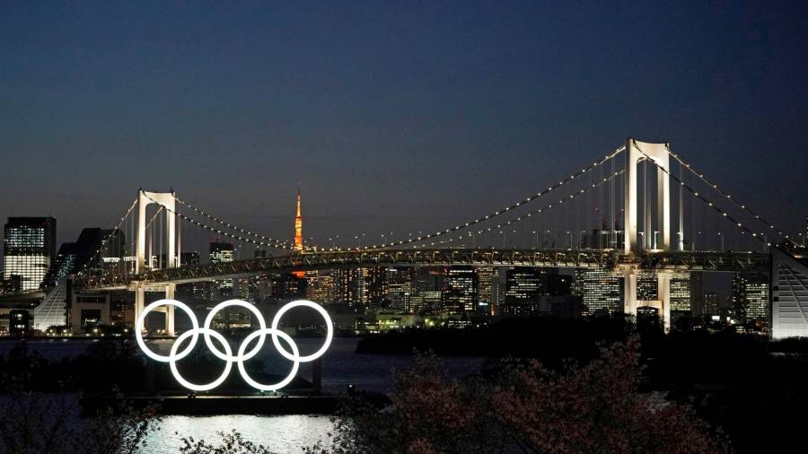 ESPERA Los aros olímpicos, en Tokio. Foto: F. Robichon/EFE