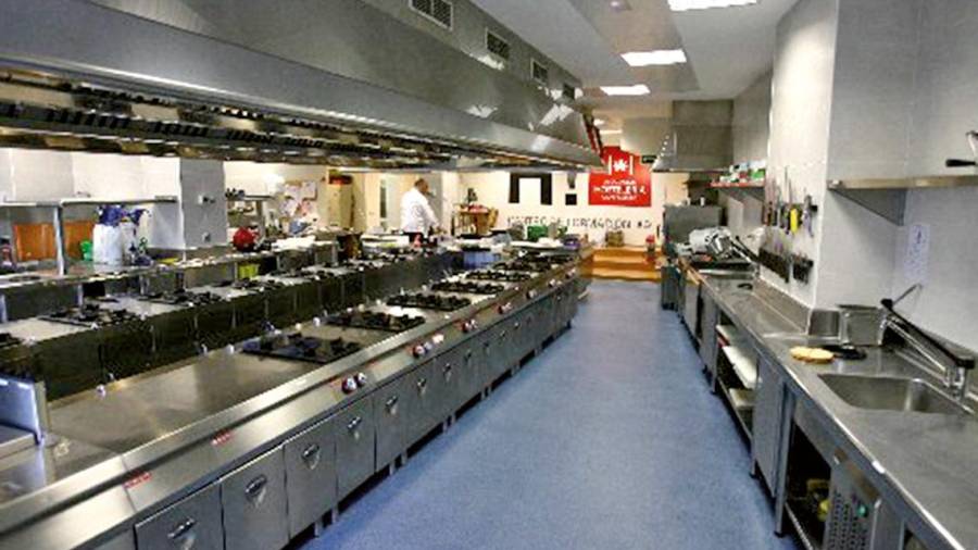 Una de las subvenciones reclamadas por la Diputación estaba destinada a adquirir cocinas para la sede de la entidad