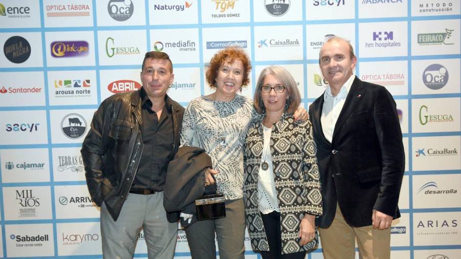 Santiago Neira, izq, Carmen Midón, Gloria Schick y Casiano Mouriño, director de la Banda de Música de Santiago