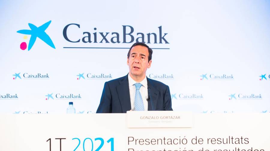 Gonzalo Gortázar, consejero delegado de Caixabank, durante la presentación de los resultados del primer trimestre. Foto: G.