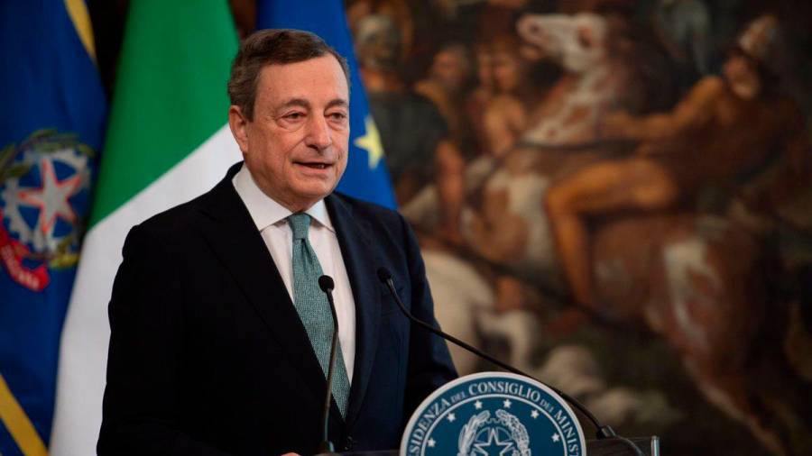 Alcaldes de Italia piden a Draghi que siga al frente del Gobierno