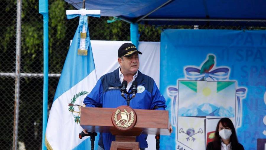 El Ejecutivo guatemalteco rechaza haber forzado el cese de un fiscal