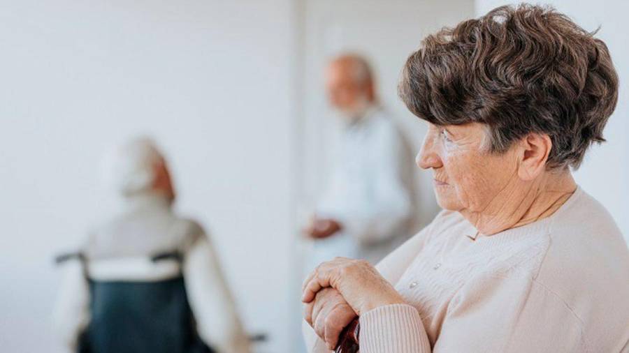 Persona de avanzada edad con problemas de demencia. Foto: Europa Press