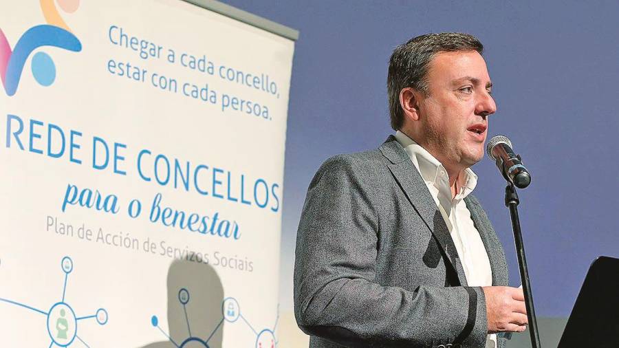 González Formoso, presidente da Deputación da Coruña na presentación da folla de ruta das políticas sociais. Foto: Gallego.