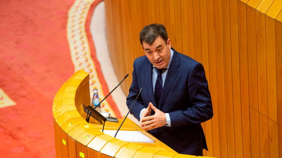 O conselleiro de Cultura durante a súa intervención no Parlamento. Foto: Xoán Crespo/XdeG