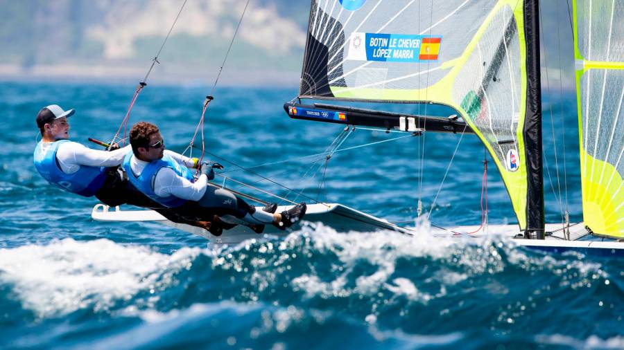 Botín y López Marra, en la competición olímpica. Foto: Sailingshots by María Muiña/RFEV