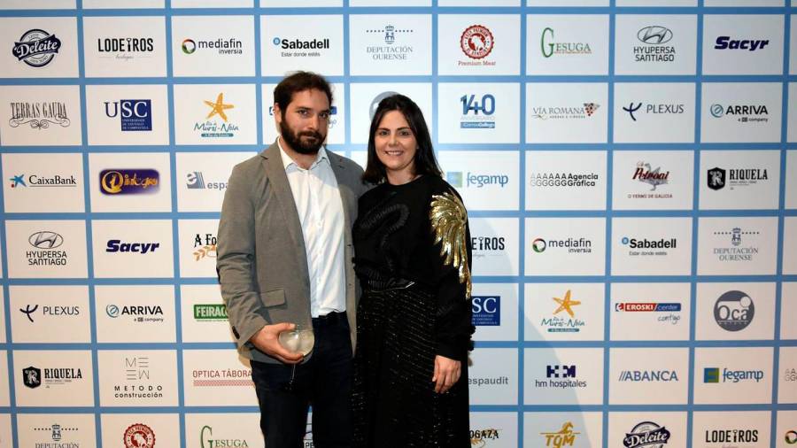 Javier Rosado y Ana García, de MiNiMú Atellier, durante la gala de los Gallegos del Año en el Palacio de Congresos