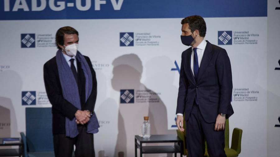 José María Aznar y Pablo Casado durante el acto de ayer. Foto: Jesús Hellín/Europa Press
