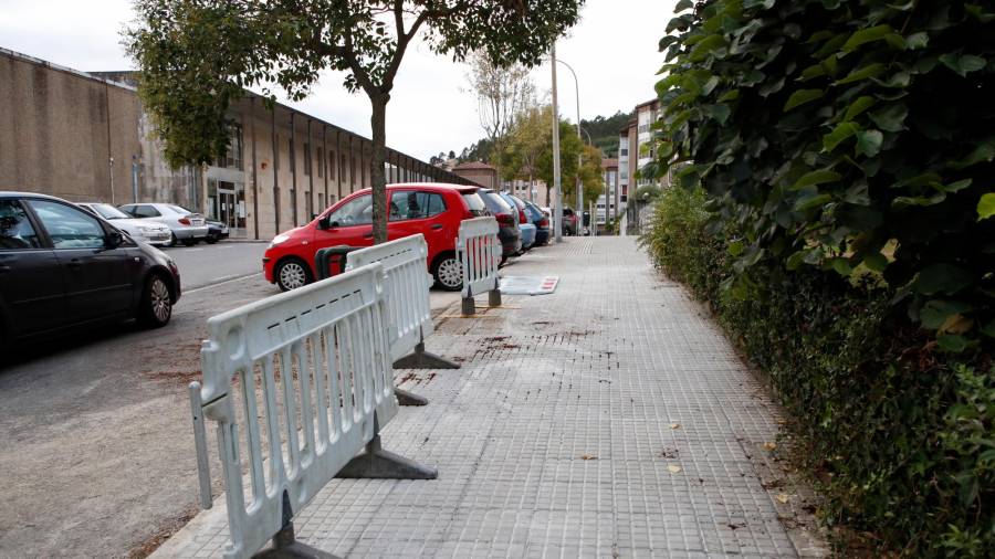 La rúa de Carlos Maside registra roturas en las tuberías con frecuencia. Fotos: Antonio Hernández