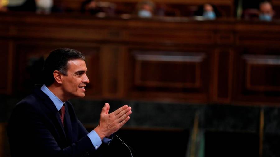 Pedro Sánchez durante su intervención ayer en el Congreso. Foto: Emilio Naranjo/Efe