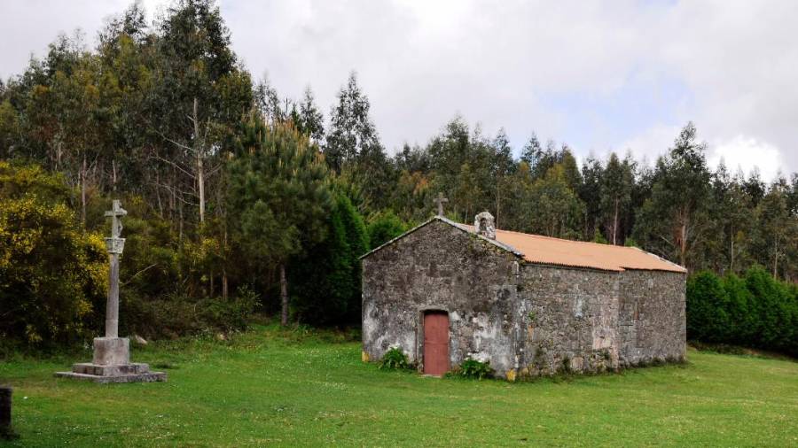 A primeira camiñata partirá da capela de San Pedro Mártir, de Pereiriña. Foto: Turismo de Galicia