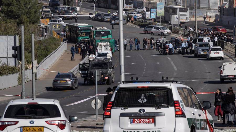 Un muerto y catorce heridos tras la explosión de dos bombas en paradas de autobús de Jerusalén