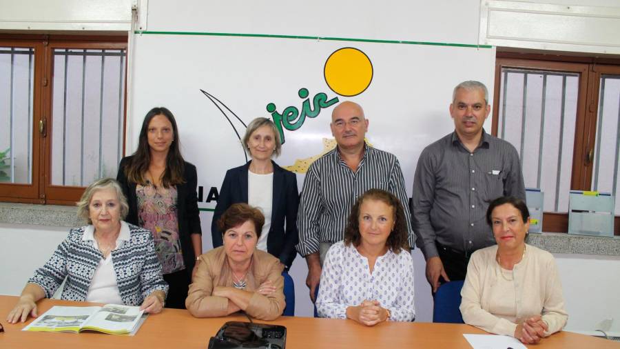 Membros da directiva da Asociación Vieiro. Xosé María Arán Rodríguez, arriba á dereita. Foto: Vieiro