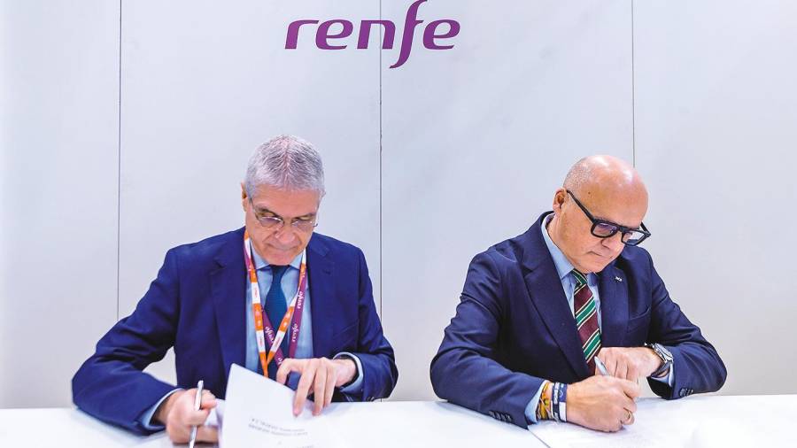 Firma do convenio entre a Deputación de Ourense e Renfe.