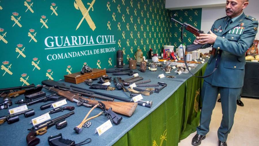 Desmantelado en Burgos un taller de explosivos y armas