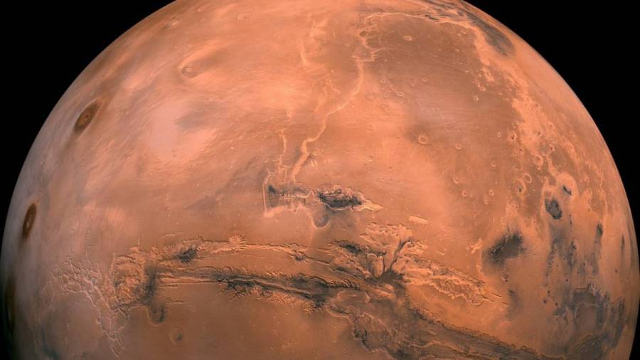 Se descubre por primera vez agua líquida y salada en Marte