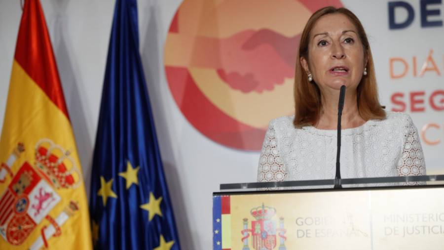 Ana Pastor, la dama de la política española, elegida Gallega del Año