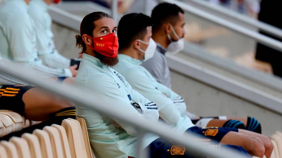 Sergio Ramos, desde la grada en uno de los últimos partidos de la selección española. Foto: AFP7 Europa Press