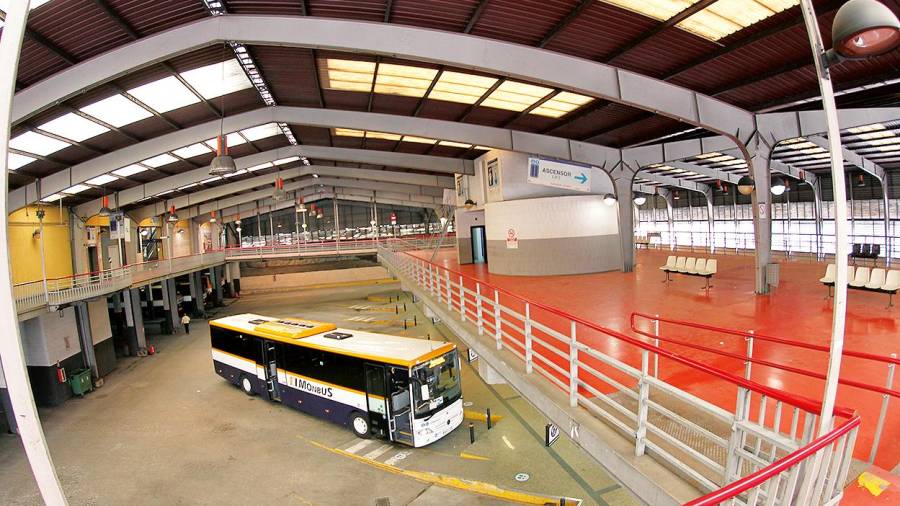Los trabajos comenzarán con el desmantelamiento de la zona de dársenas de buses y luego continuarán en la terminal de pasajeros. Foto: Fernando Blanco