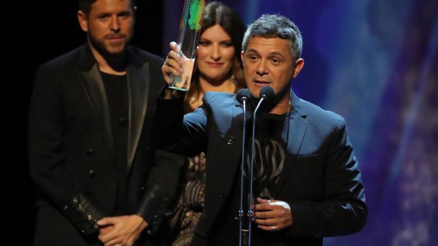 Rosalía, Alejandro Sanz o Estopa estrenan el palmarés de los Premios Odeón