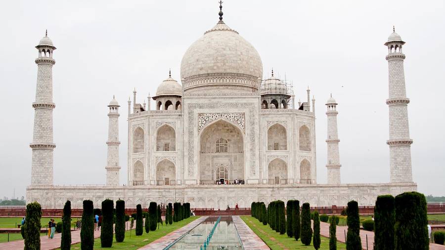 Taj Majal, ubicado en la ciudad de Agra, es la tumba de una gran historia de amor.