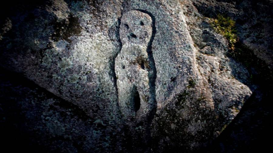 Pena Furada, el santuario rupestre de Coirós que marcaba las estaciones