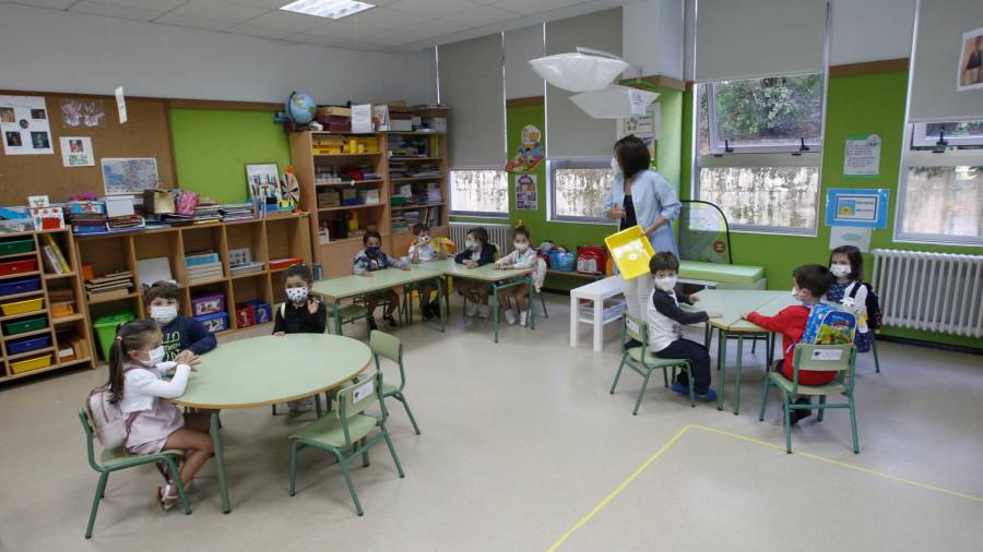 Primer día de curso en un aula de Infantil del Colegio López Ferreiro, en la ciudad de Santiago. Foto: Fernando Blanco