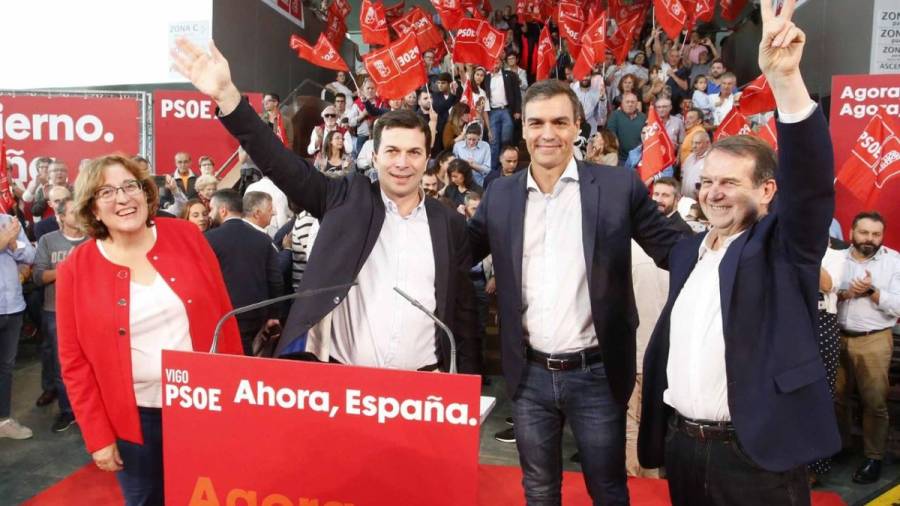 El Grupo Socialista nombra por error a Abel Caballero como nuevo portavoz en la Cámara gallega