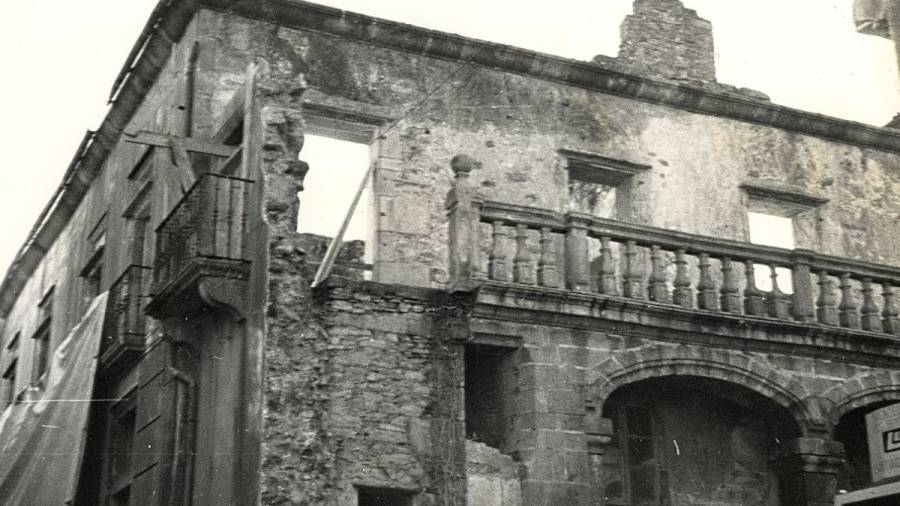 ...Cuando la Casa da Balconada era un edificio en ruinas y tapiado en pleno centro del casco histórico