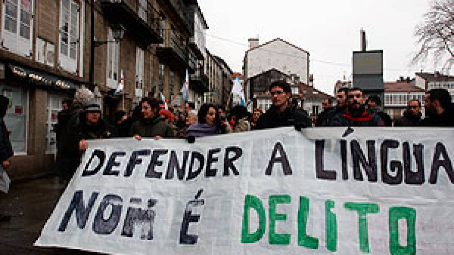 Al menos 4.000 personas se manifiestan con Galicia Bilingüe contra la imposición lingüística