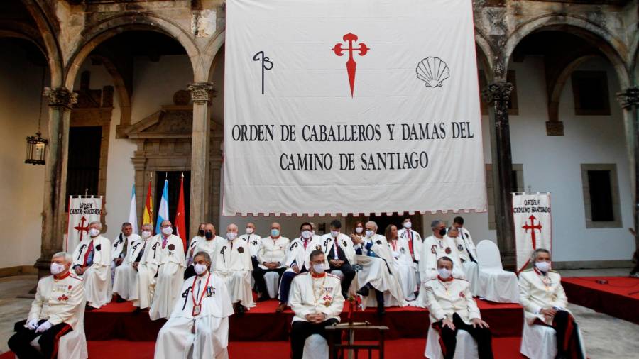 Acto de la orden del Camino de Santiago, celebrado ayer, en el que nuevos caballeros y damas juraron el cargo